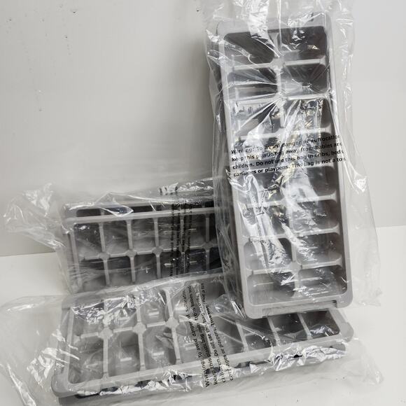Target Gray BPA Free Plastic Stackable Set of 3 Ice Cube Trays (Total of 6) NEW - Picture 1 of 3